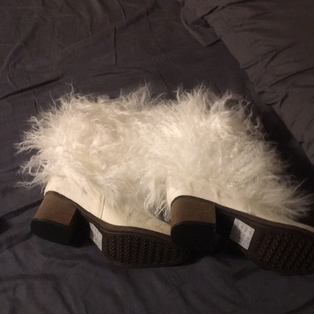 white bearpaw booties
